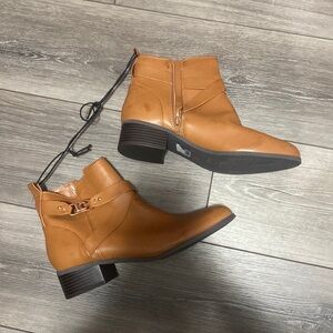 NWOT! Liz Claiborne Memory Foam Boots